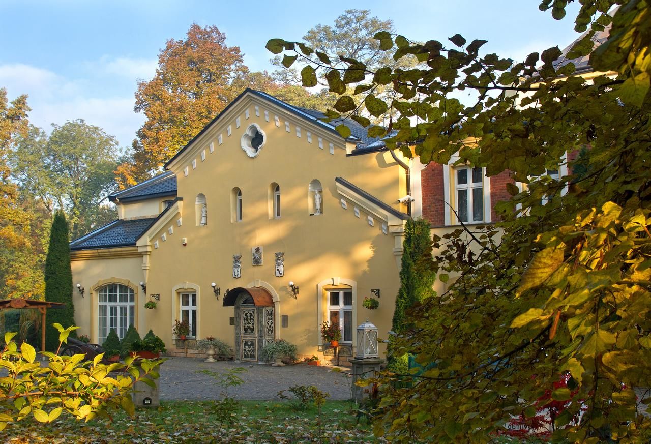 Отели типа «постель и завтрак» Dwór Boratyn Boratyń-6