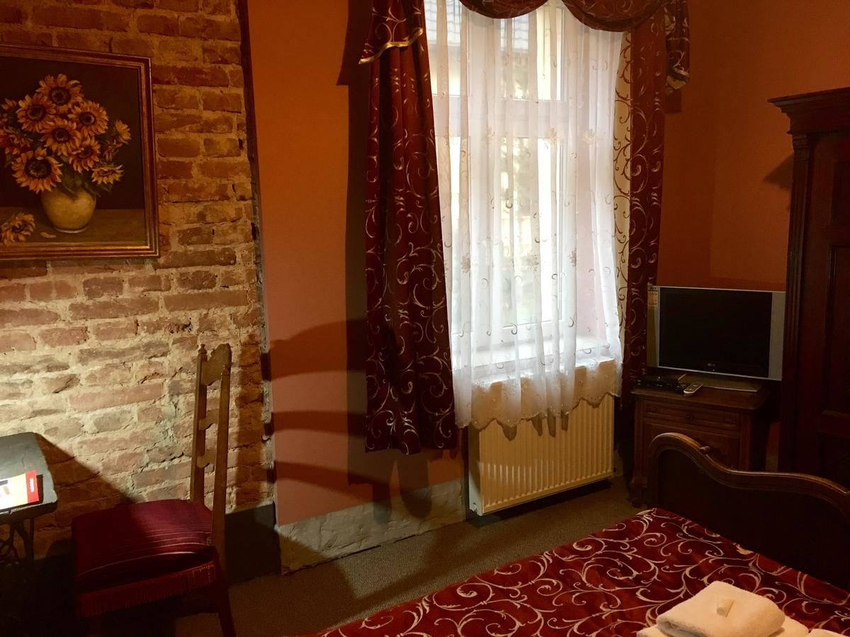 Отели типа «постель и завтрак» Dwór Boratyn Boratyń
